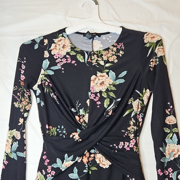 FOREVER21 Women’s Bodycon Dress Round Neck Long Sleeve Black Floral Print Size S - Picture 2 of 16